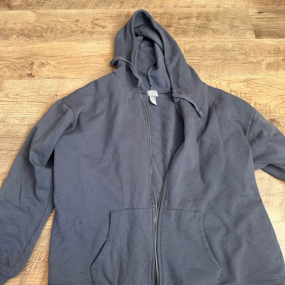 Tilly’s lightweight blue zip up sweatshirt, XL